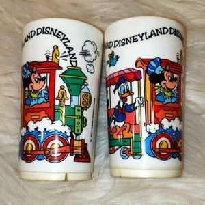 VINTAGE SET 2 DISNEYLAND MICKEY JUICE CUPS‎